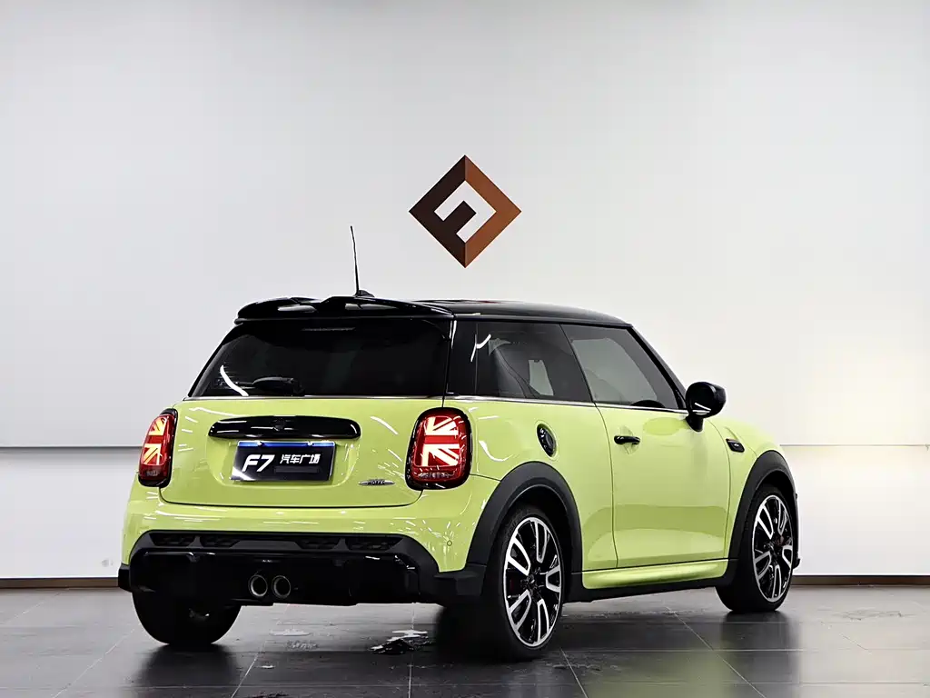MINI Mini JCW — фото 6