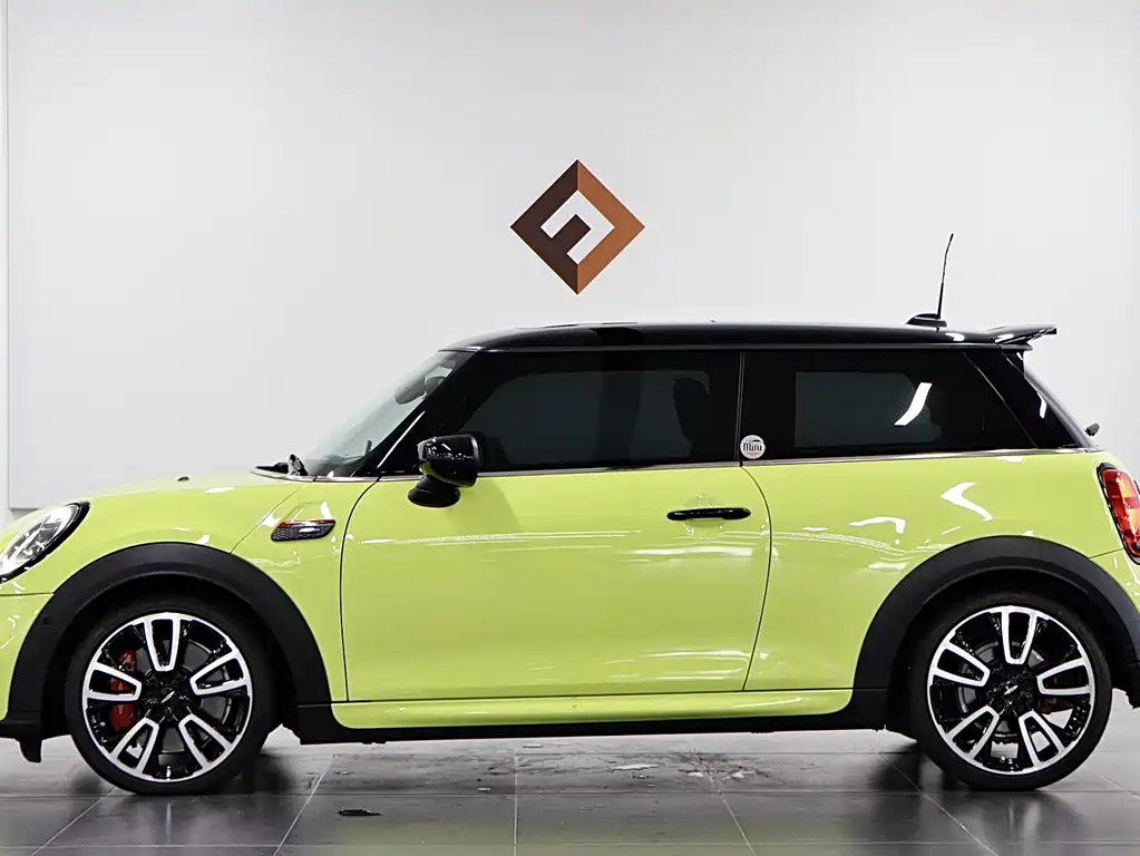 MINI Mini JCW — фото 7
