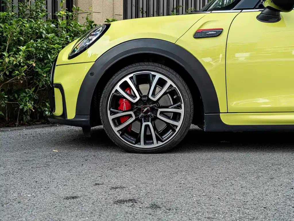 MINI Mini JCW — фото 5