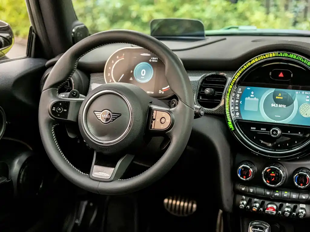 MINI Mini JCW — фото 10