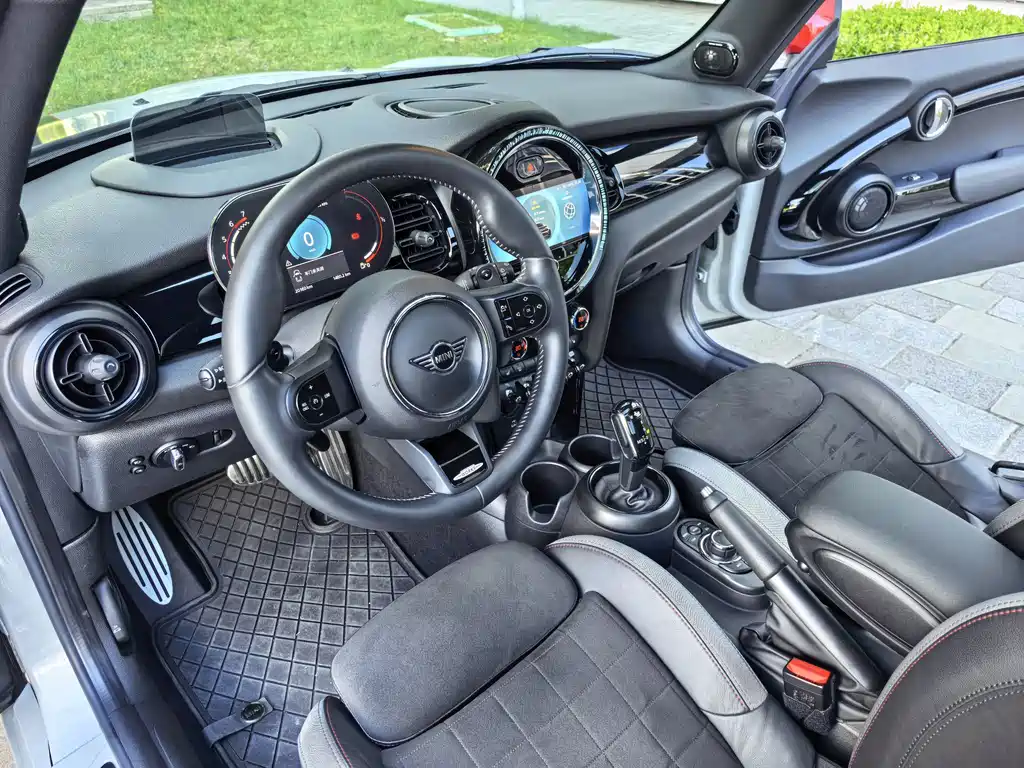 MINI Mini JCW — фото 25