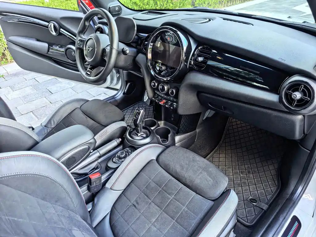 MINI Mini JCW — фото 26