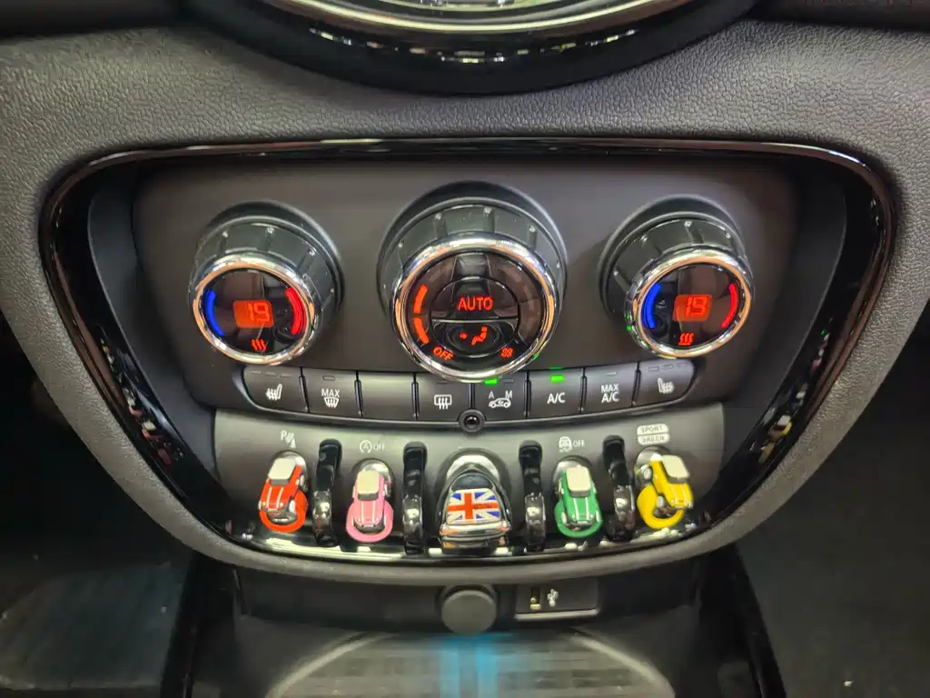 MINI Mini Clubman — фото 8