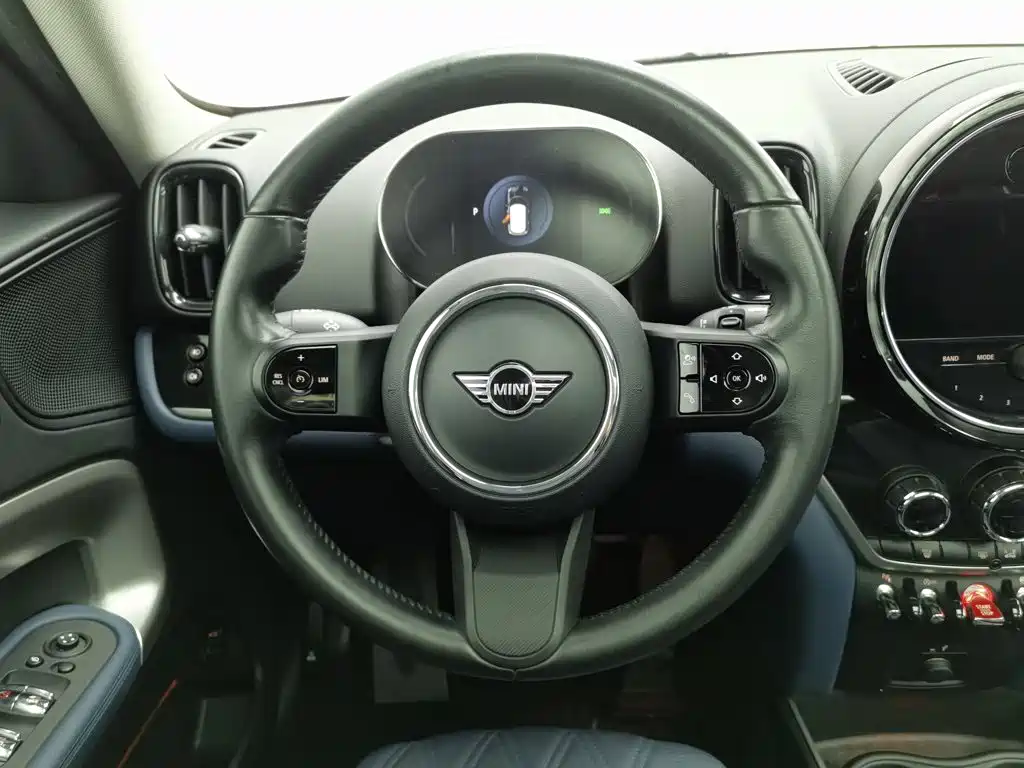 MINI Mini Countryman — фото 11