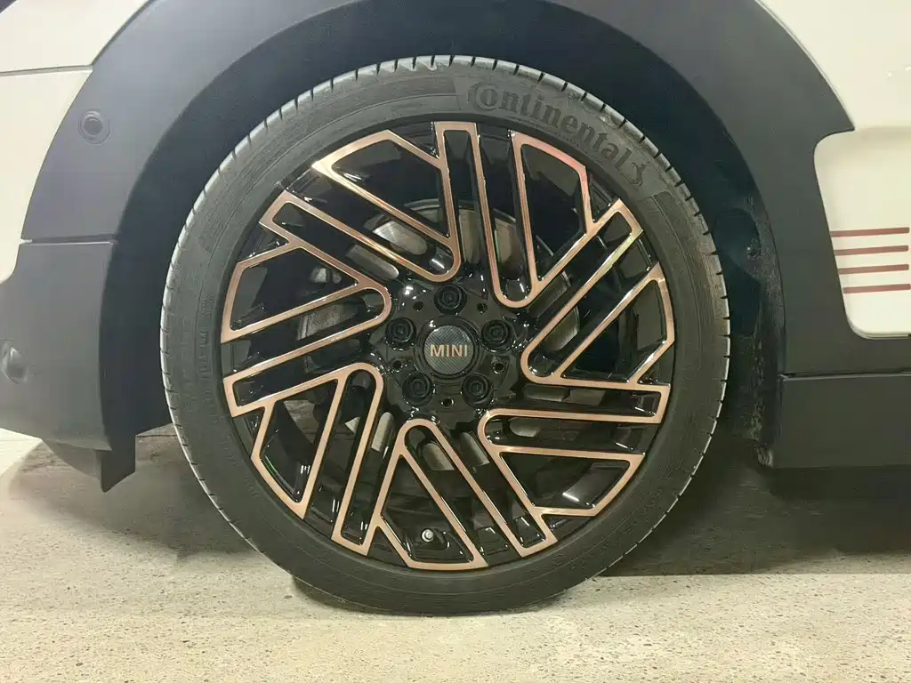 MINI Mini Clubman — фото 9