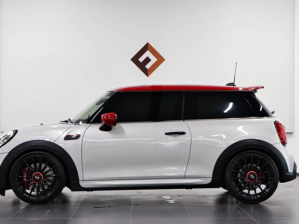 MINI Mini JCW — фото 7