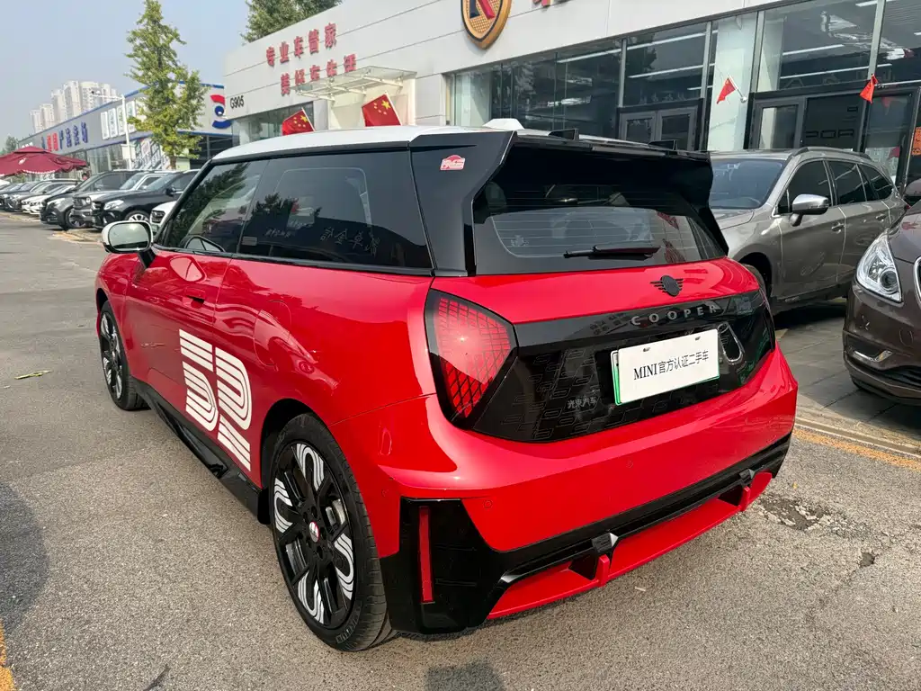 MINI MINI JCW EV — фото 4