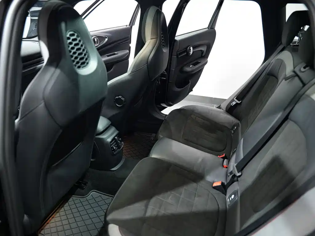 MINI Mini JCW Clubman — фото 17