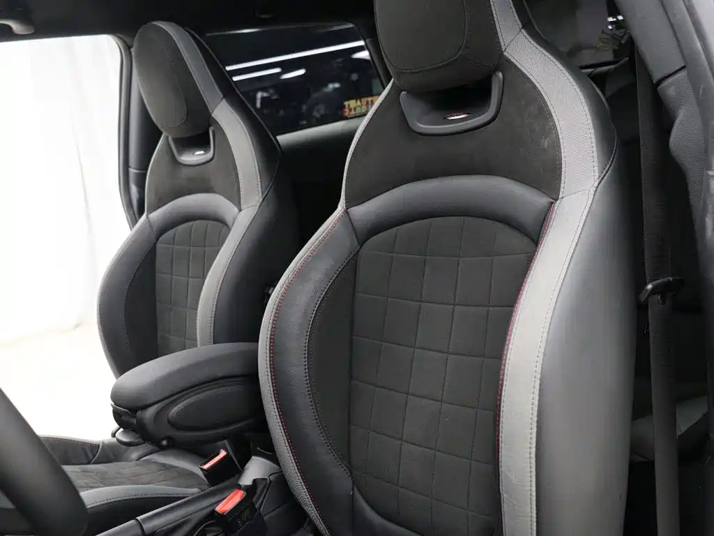 MINI Mini JCW — фото 3