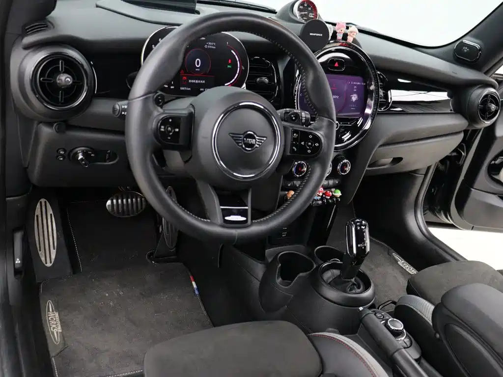 MINI Mini JCW — фото 8