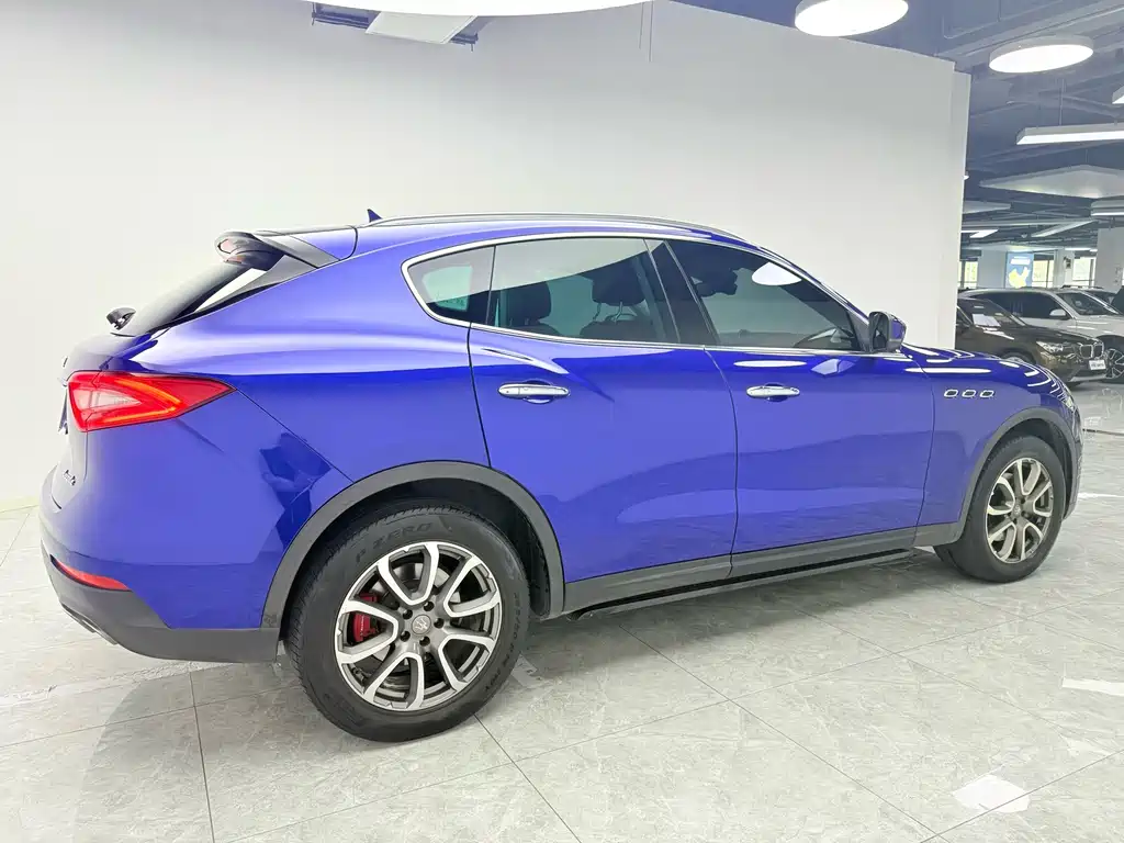 Maserati Levante — фото 4
