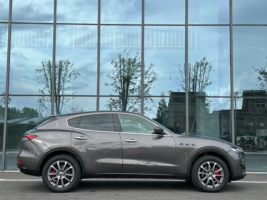 Maserati Levante — фото 3