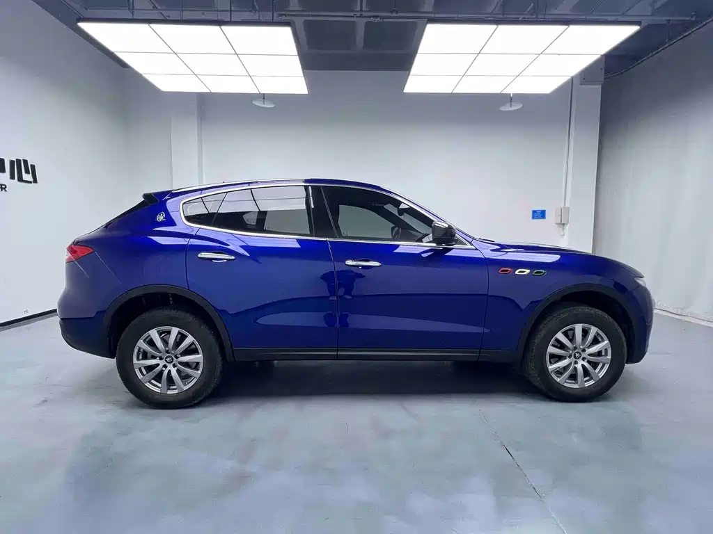 Maserati Levante — фото 20