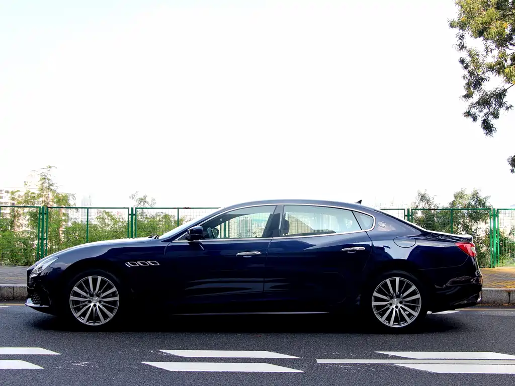 Maserati Quattroporte — фото 3