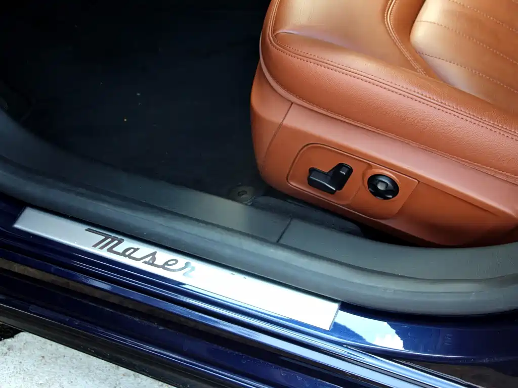 Maserati Quattroporte — фото 6