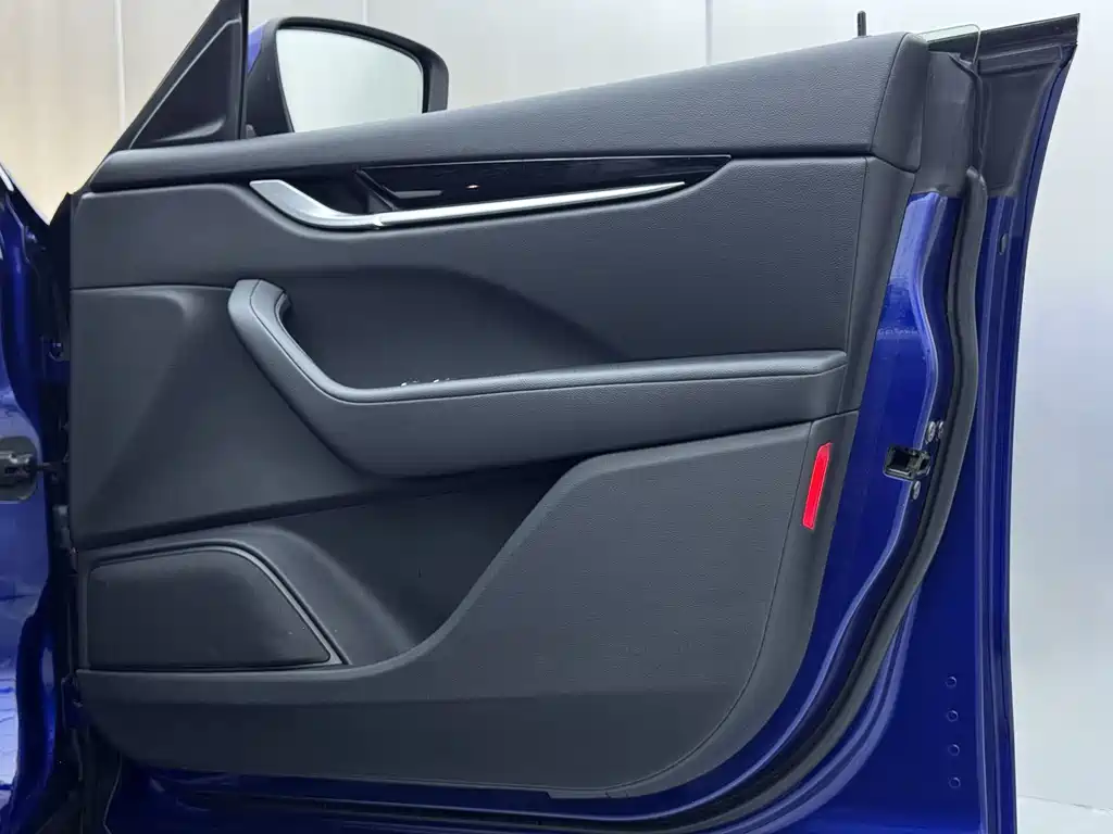 Maserati Levante — фото 18