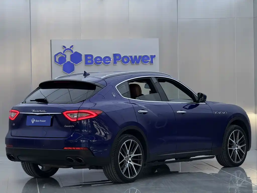 Maserati Levante — фото 4