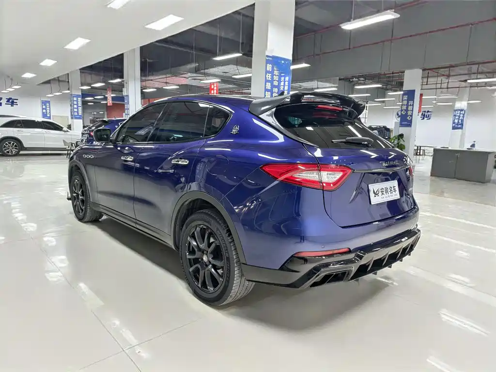 Maserati Levante — фото 4