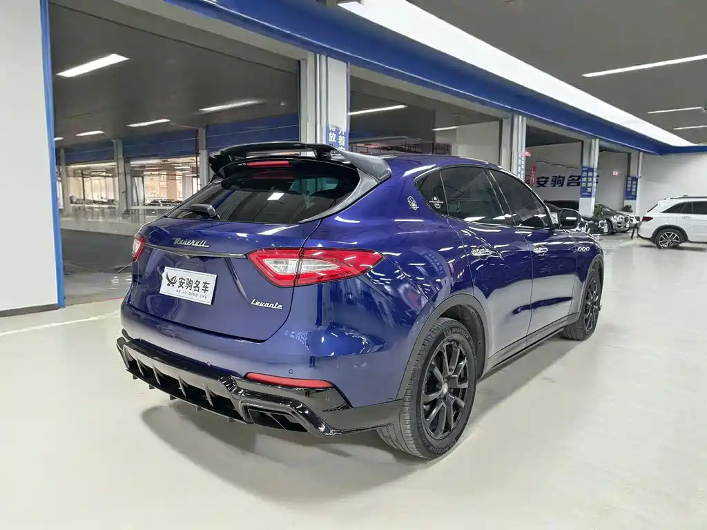 Maserati Levante — фото 5