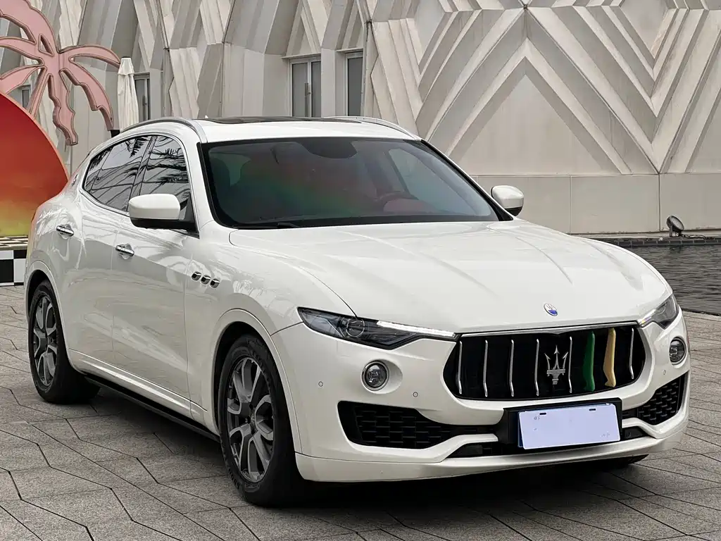 Maserati Levante — фото 3