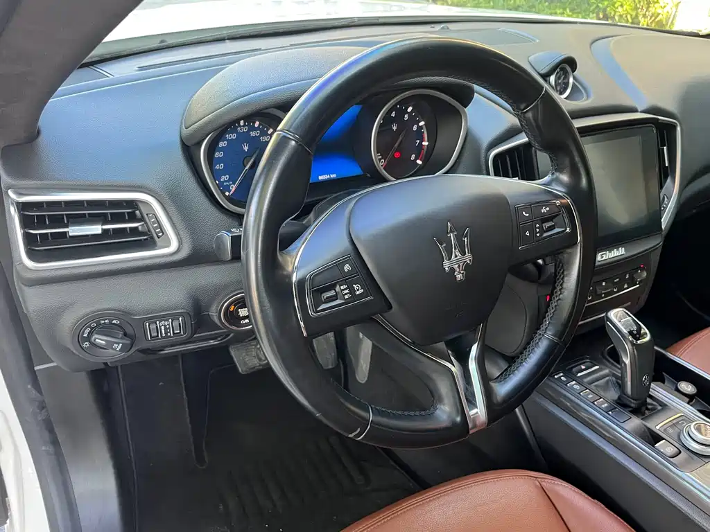 Maserati Ghibli — фото 11