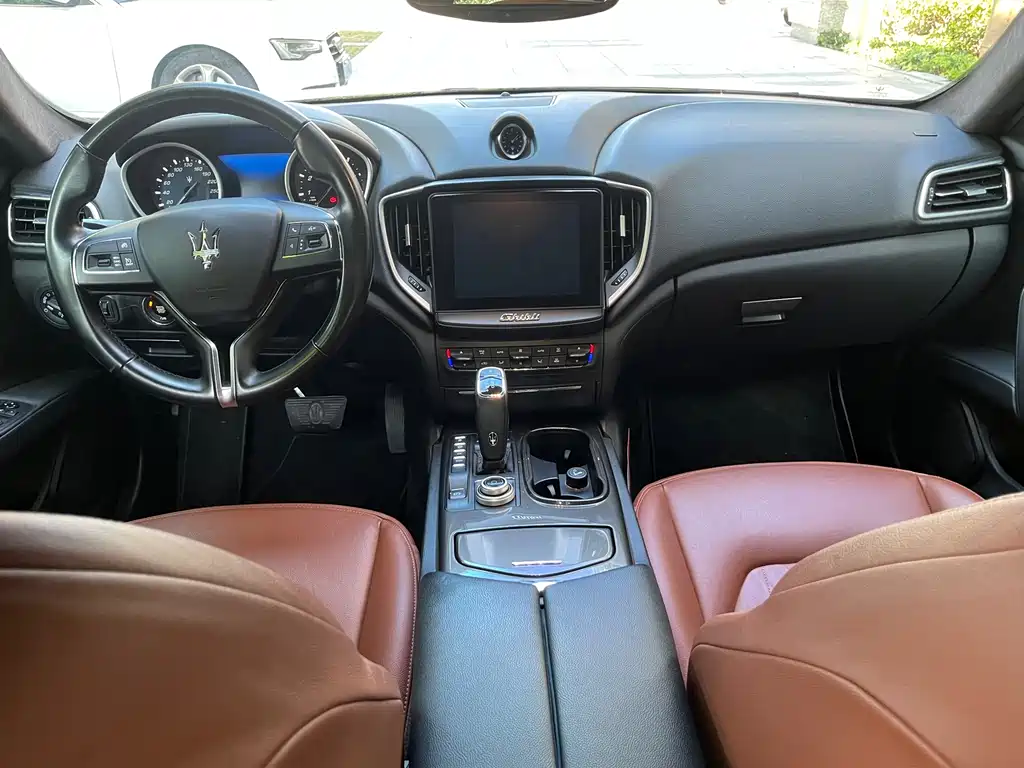 Maserati Ghibli — фото 9