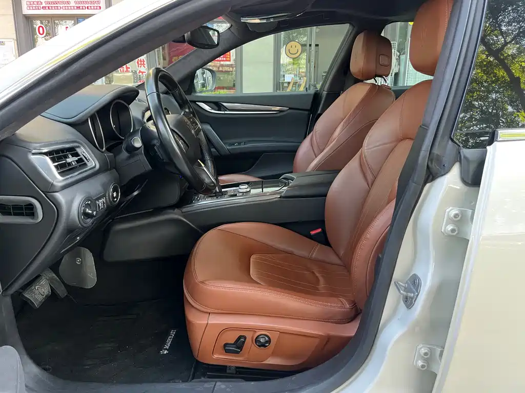 Maserati Ghibli — фото 10