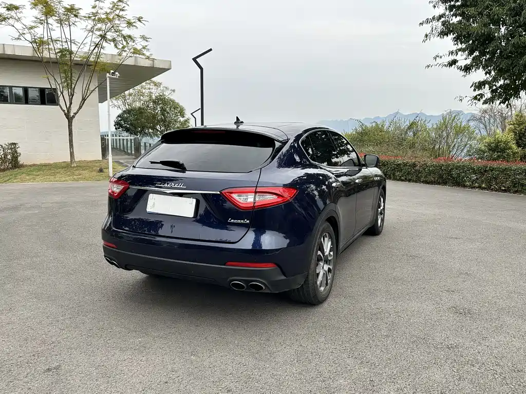 Maserati Levante — фото 6