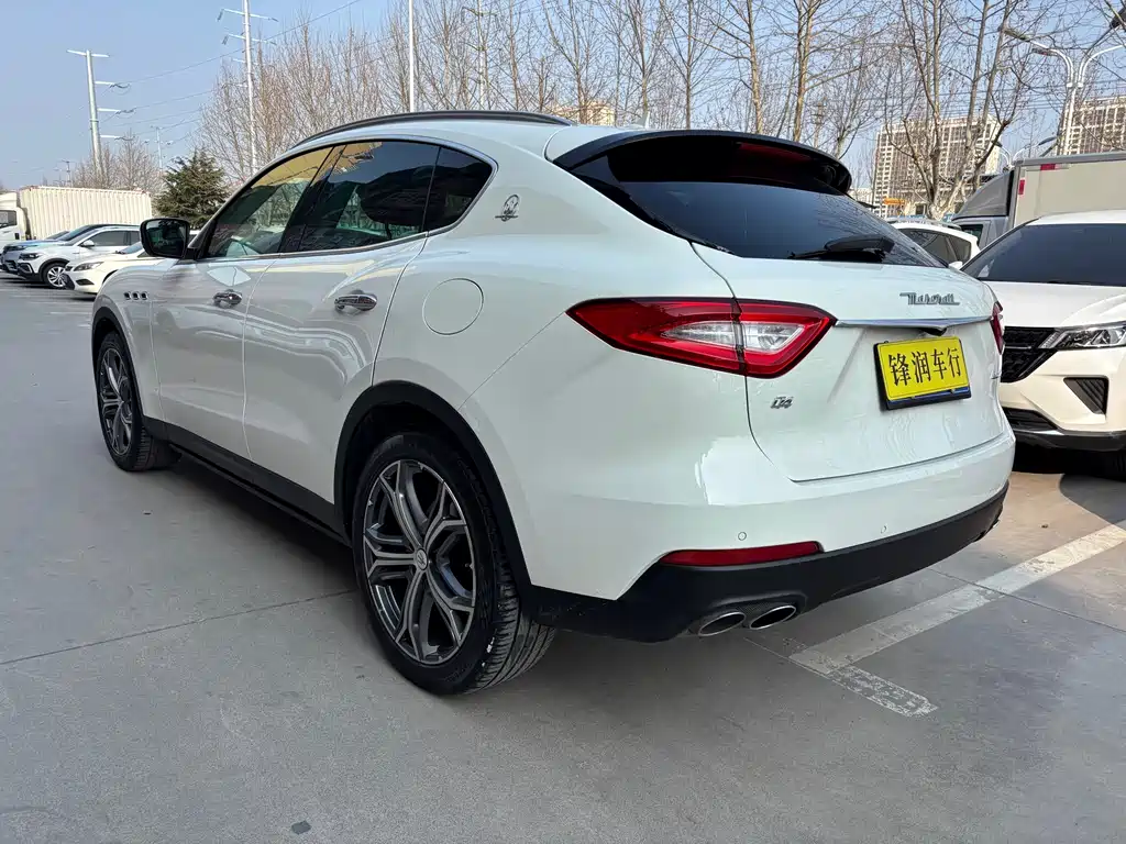 Maserati Levante — фото 4