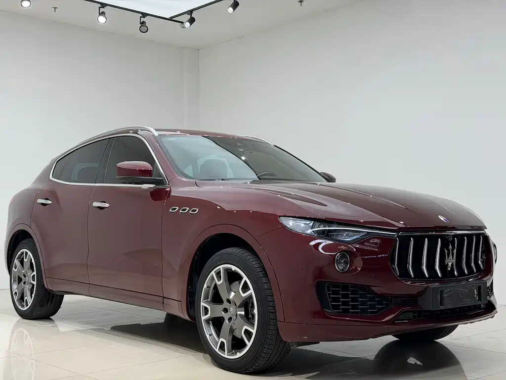 Maserati Levante — фото 3
