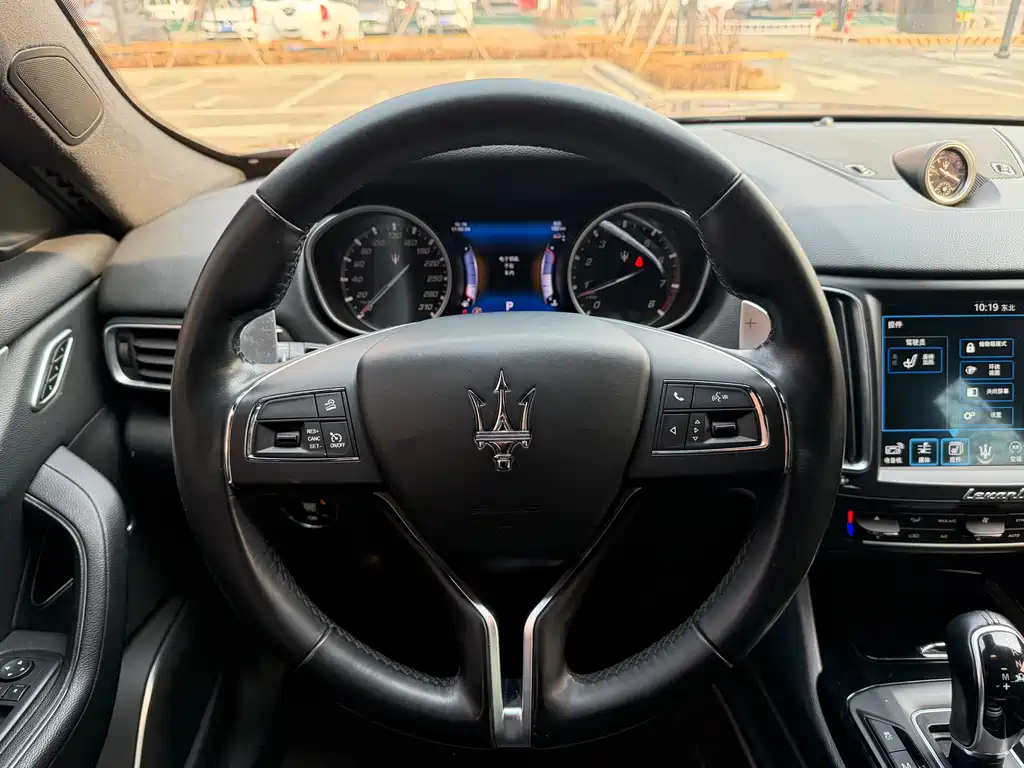 Maserati Levante — фото 4
