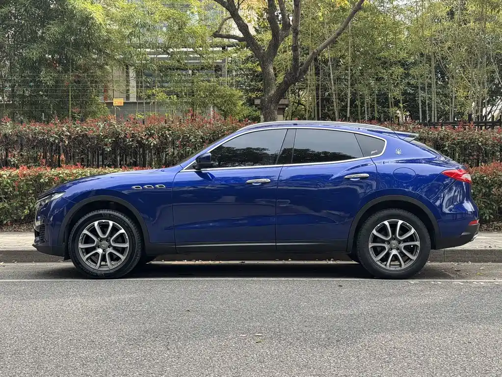 Maserati Levante — фото 3