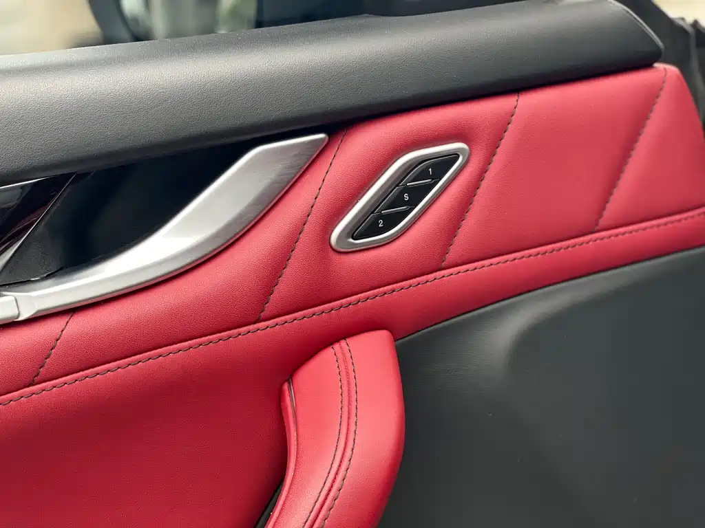 Maserati Levante — фото 33