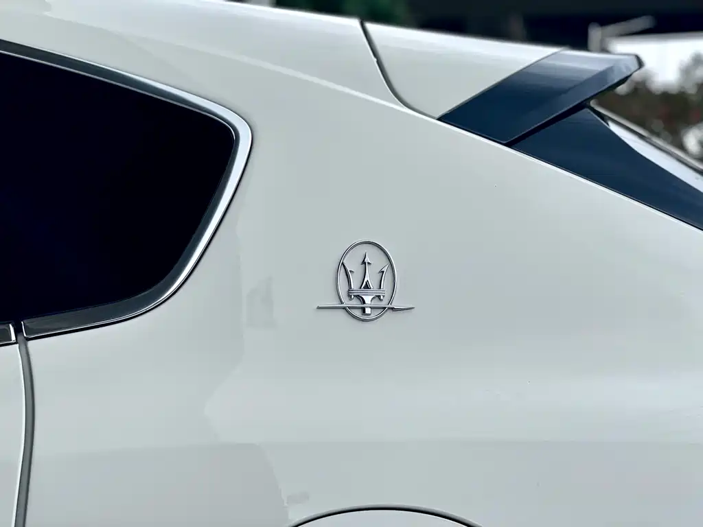 Maserati Levante — фото 34