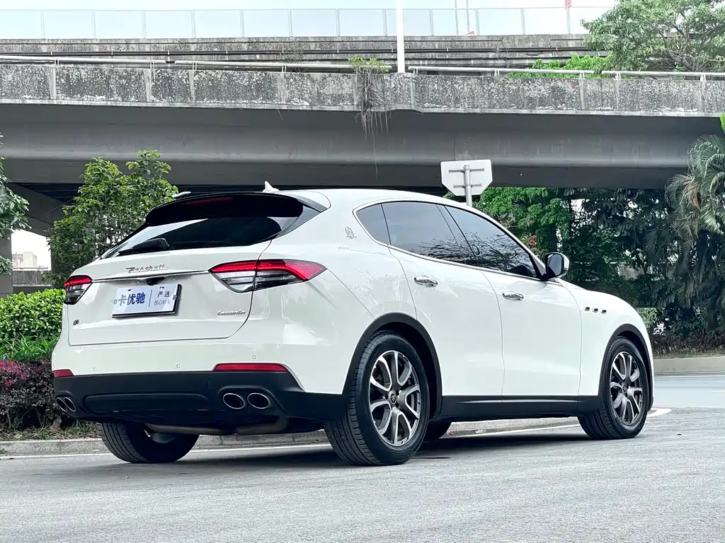 Maserati Levante — фото 10