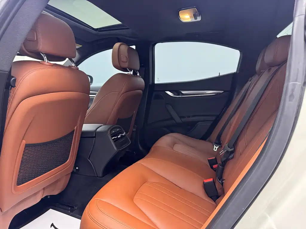 Maserati Ghibli — фото 9