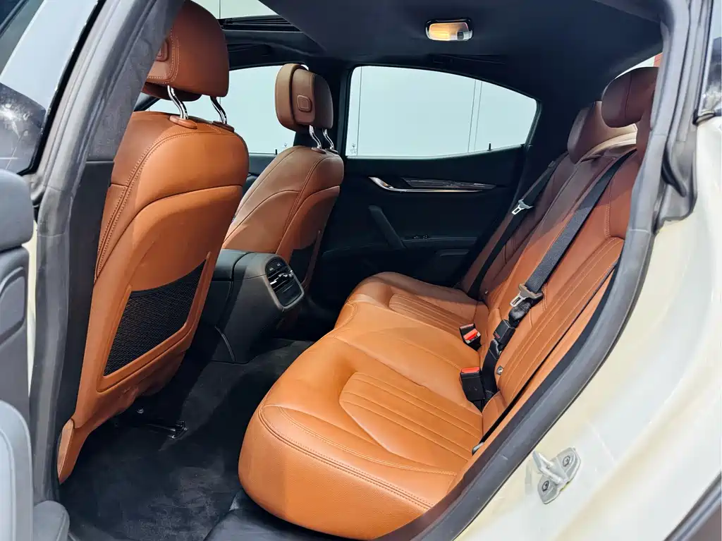 Maserati Ghibli — фото 10
