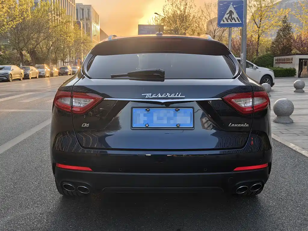 Maserati Levante — фото 3