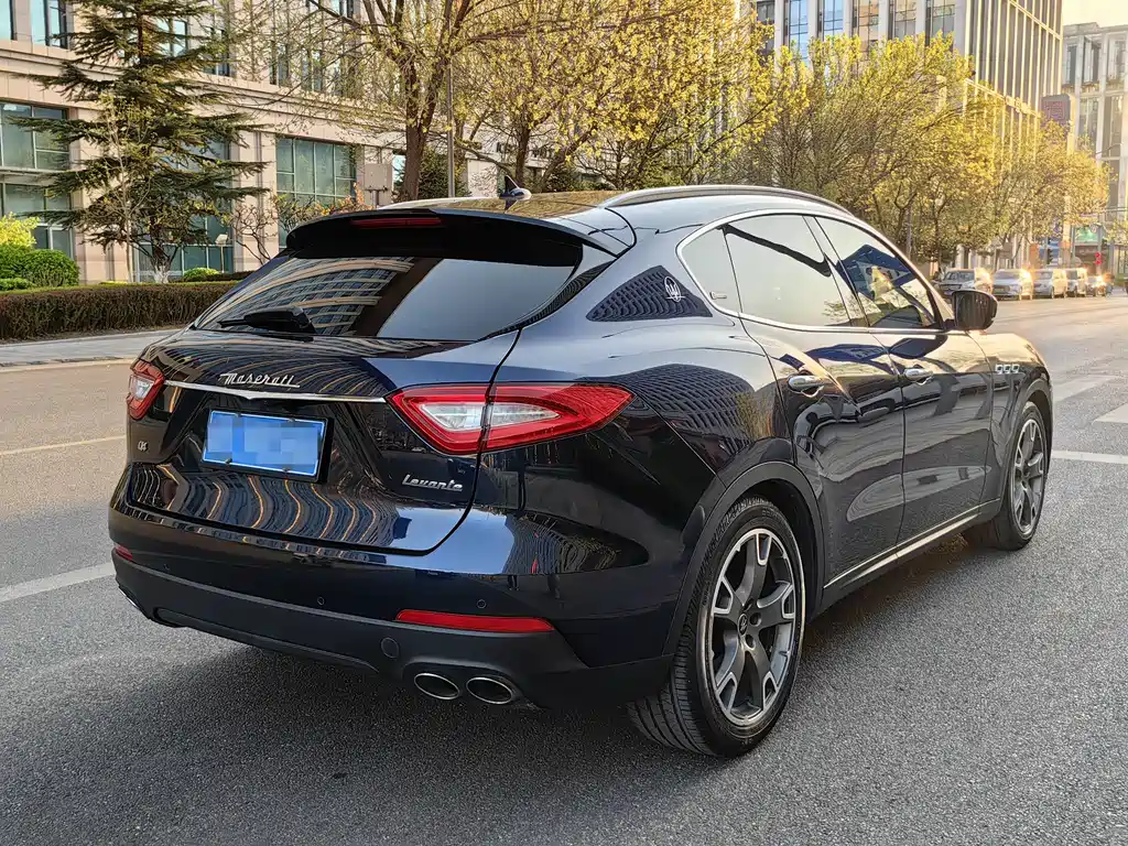 Maserati Levante — фото 4