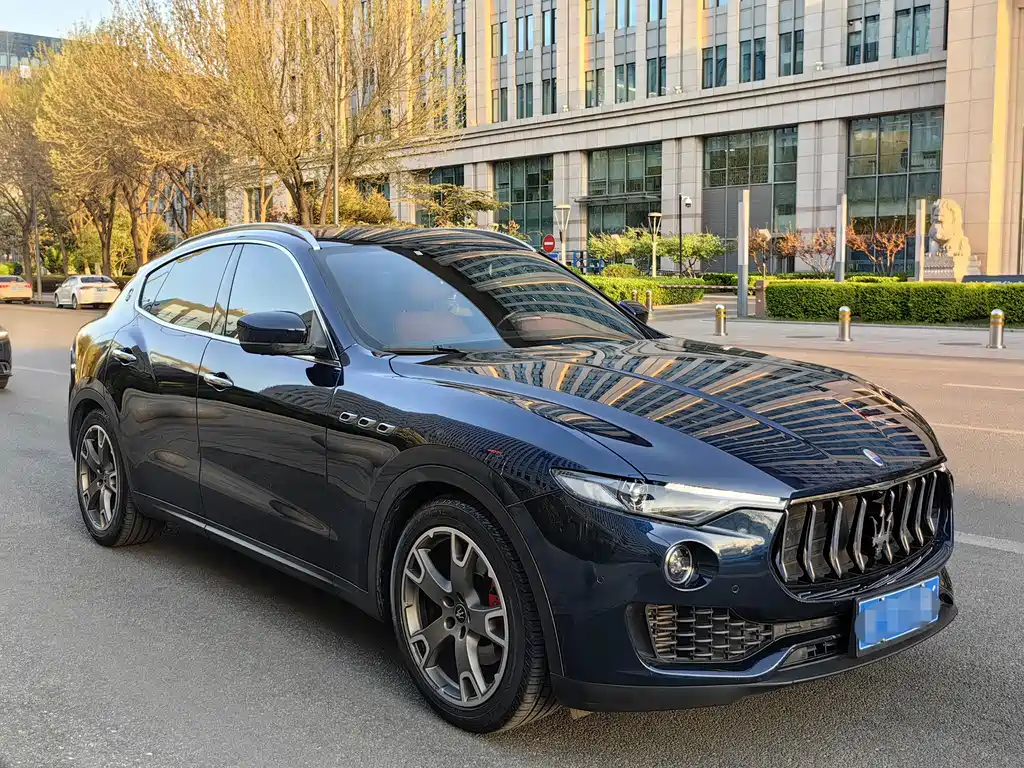 Maserati Levante — фото 5