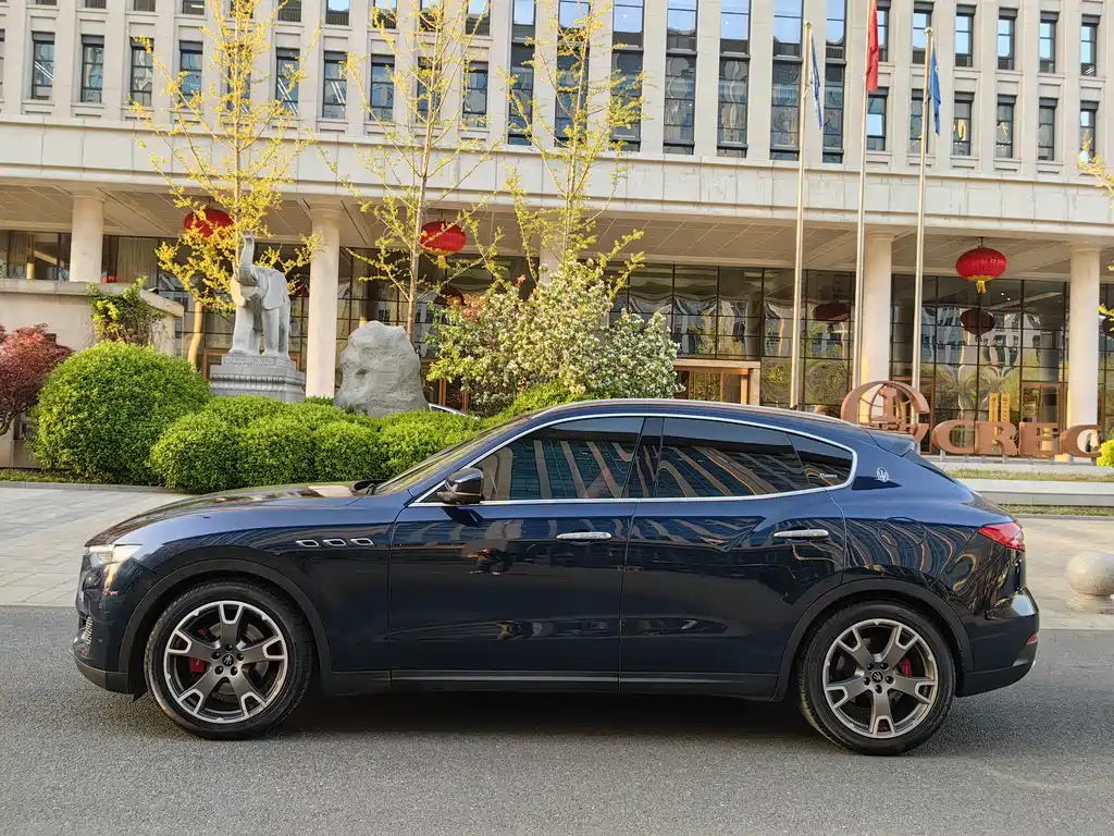 Maserati Levante — фото 7