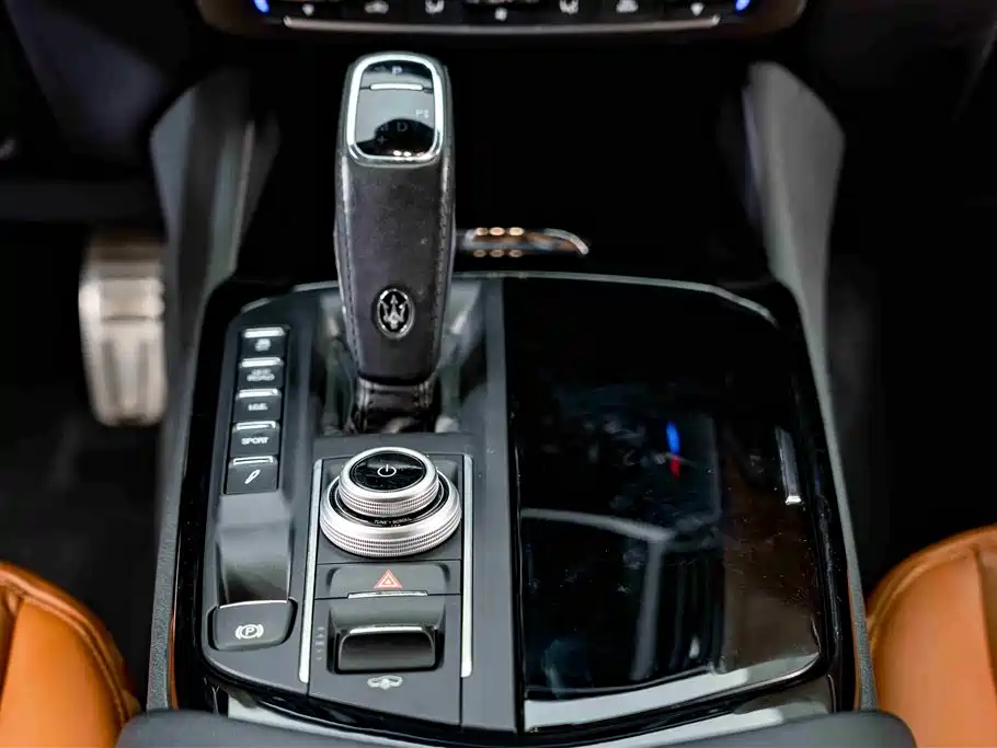 Maserati Levante — фото 14