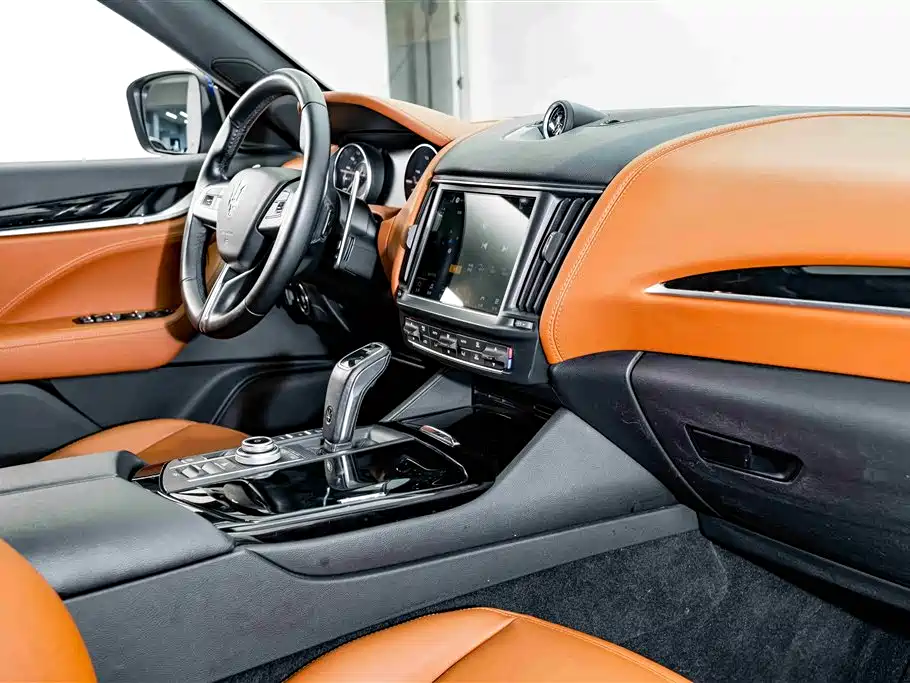 Maserati Levante — фото 17