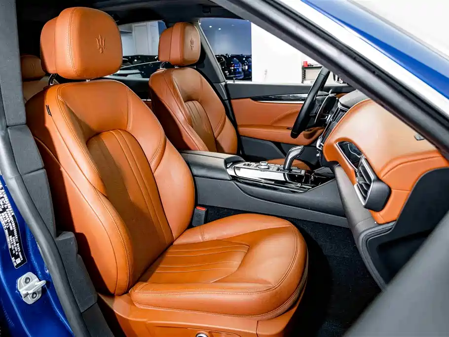 Maserati Levante — фото 19
