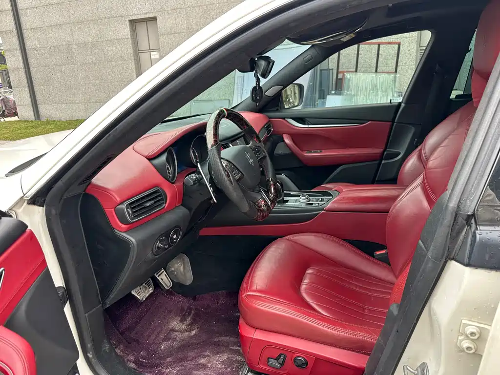 Maserati Levante — фото 4