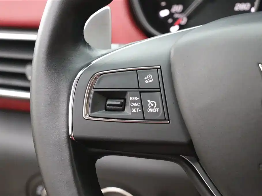 Maserati Levante — фото 17