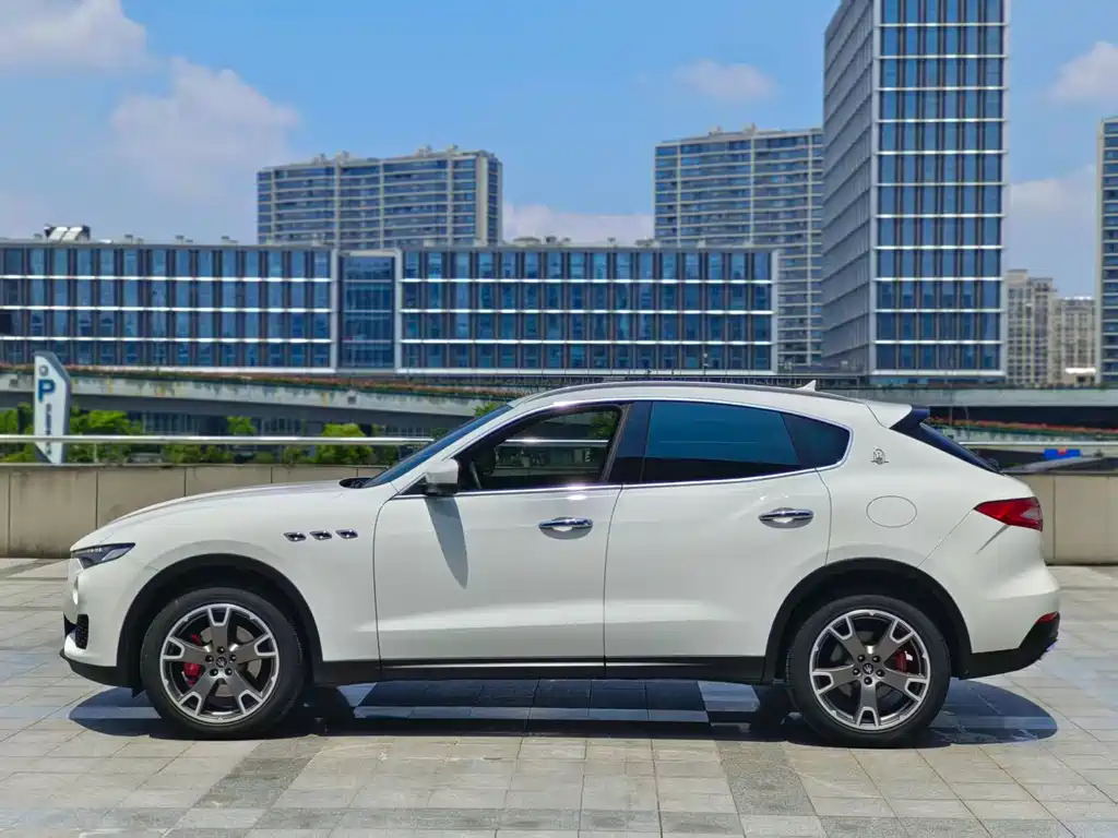 Maserati Levante — фото 4
