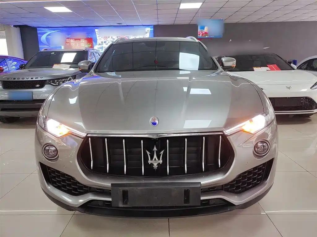 Maserati Levante — фото 3