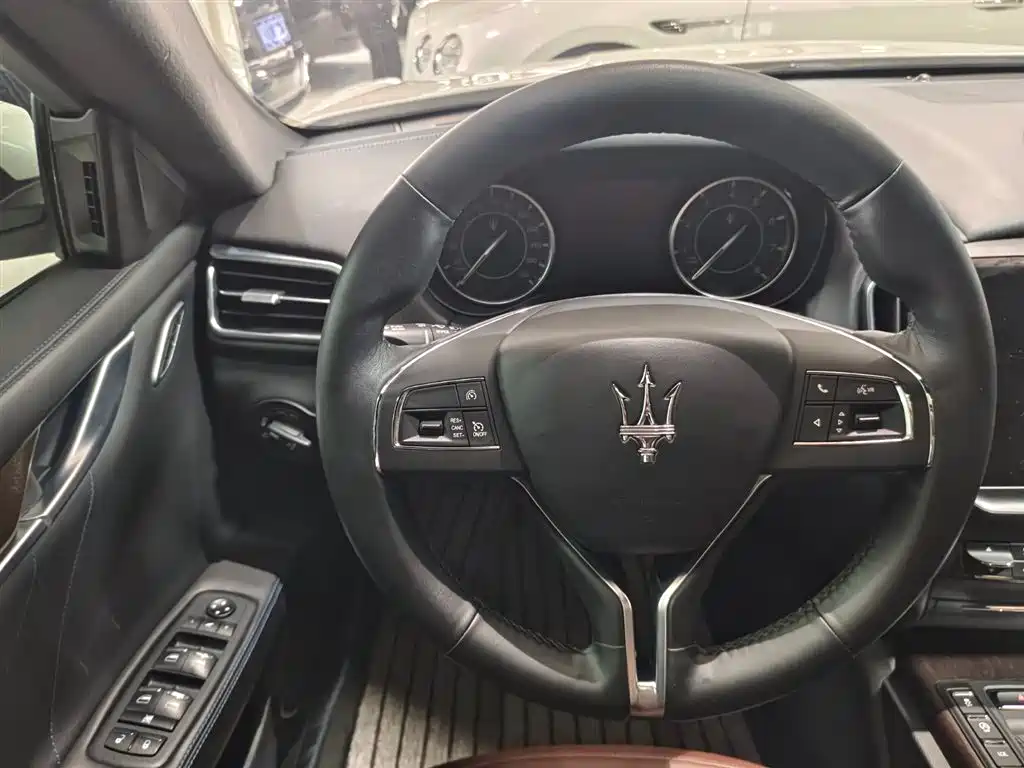 Maserati Ghibli — фото 6