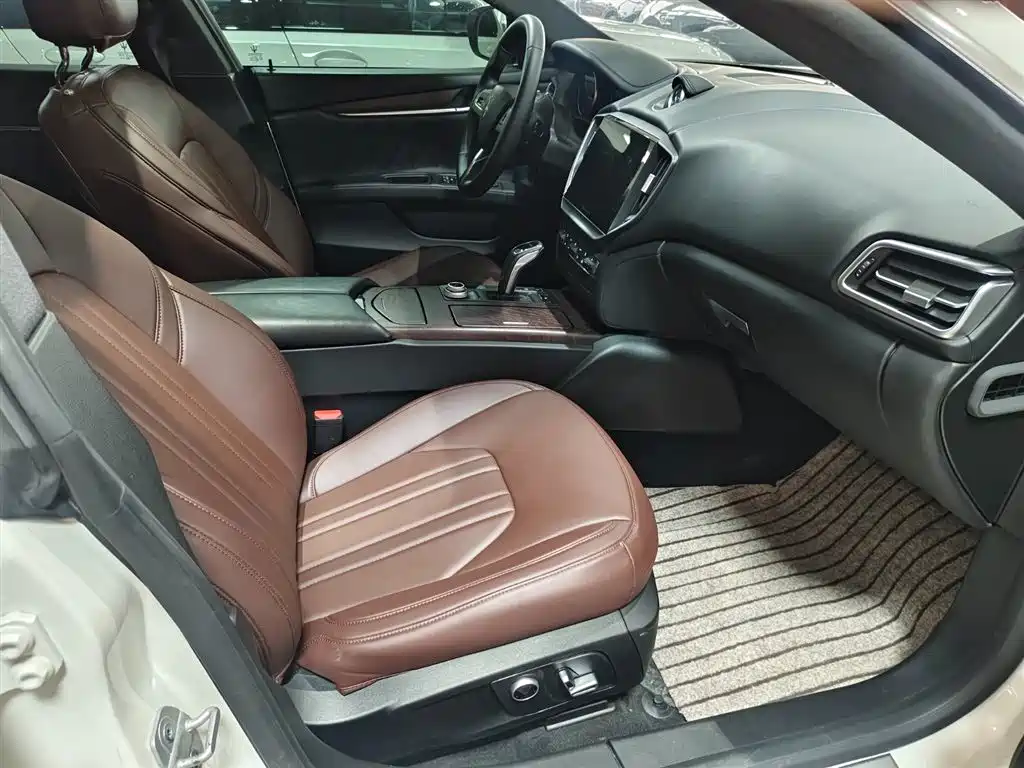 Maserati Ghibli — фото 8